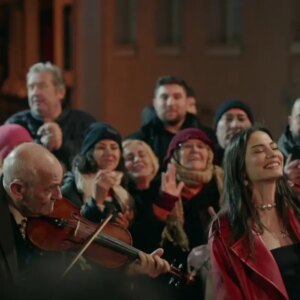 demet ozdemirin esref ruya heyecani RPSaLv6N