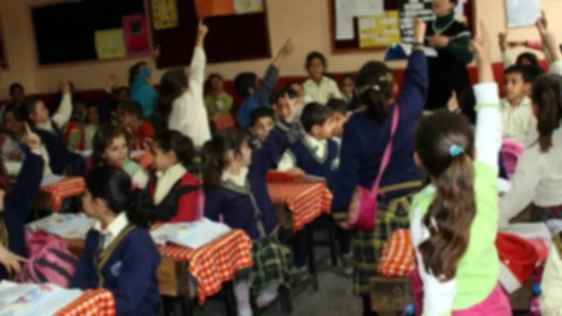 egitim isten kalabalik siniflar tepkisi ayricalikli okullarda egitim goren kucuk bir azinlik var 1bxdILaB