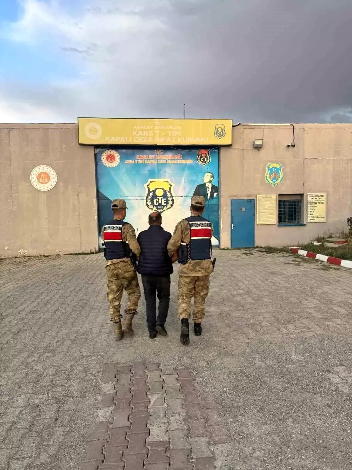 karsta 4 yil hapis cezali sahis yakalandi VYQMz9B6