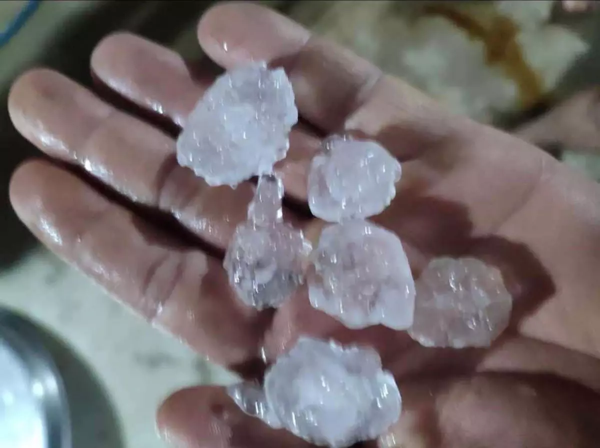 alasehirde dolu yagisi FGXAxCAn