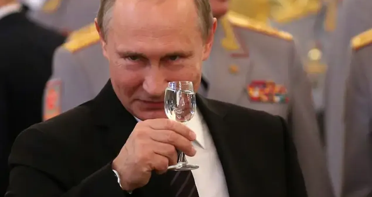 rus gazeteci ulkeden kacti putinin haremini ortaya cikardi VKax2TKg.jpg